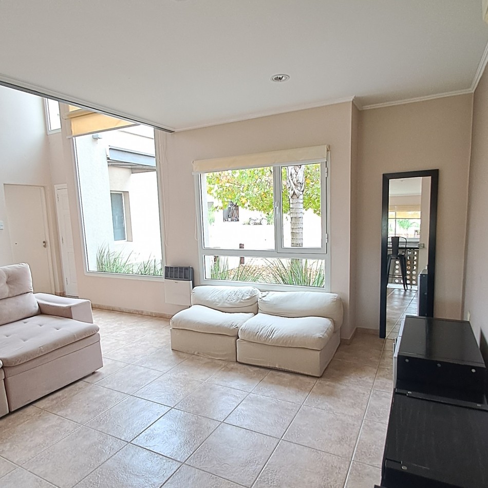 CASA COMODA Y FUNCIONAL