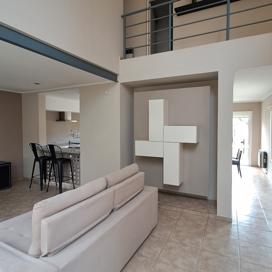 CASA COMODA Y FUNCIONAL