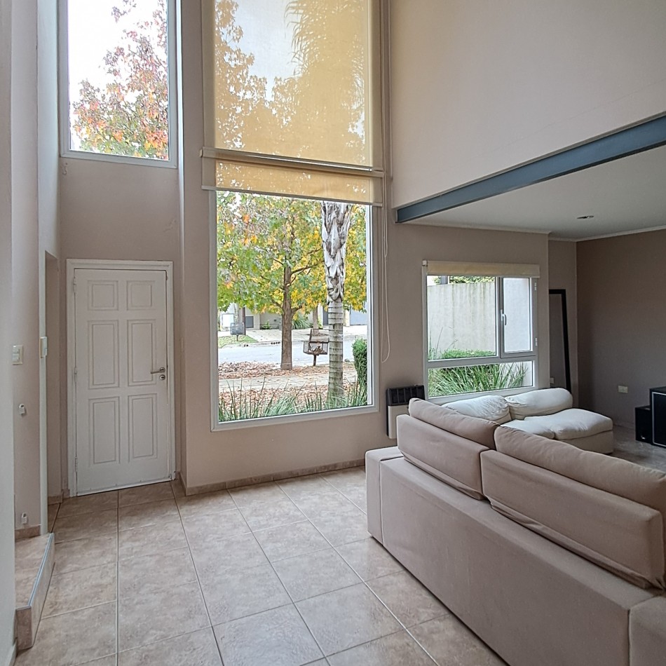 CASA COMODA Y FUNCIONAL