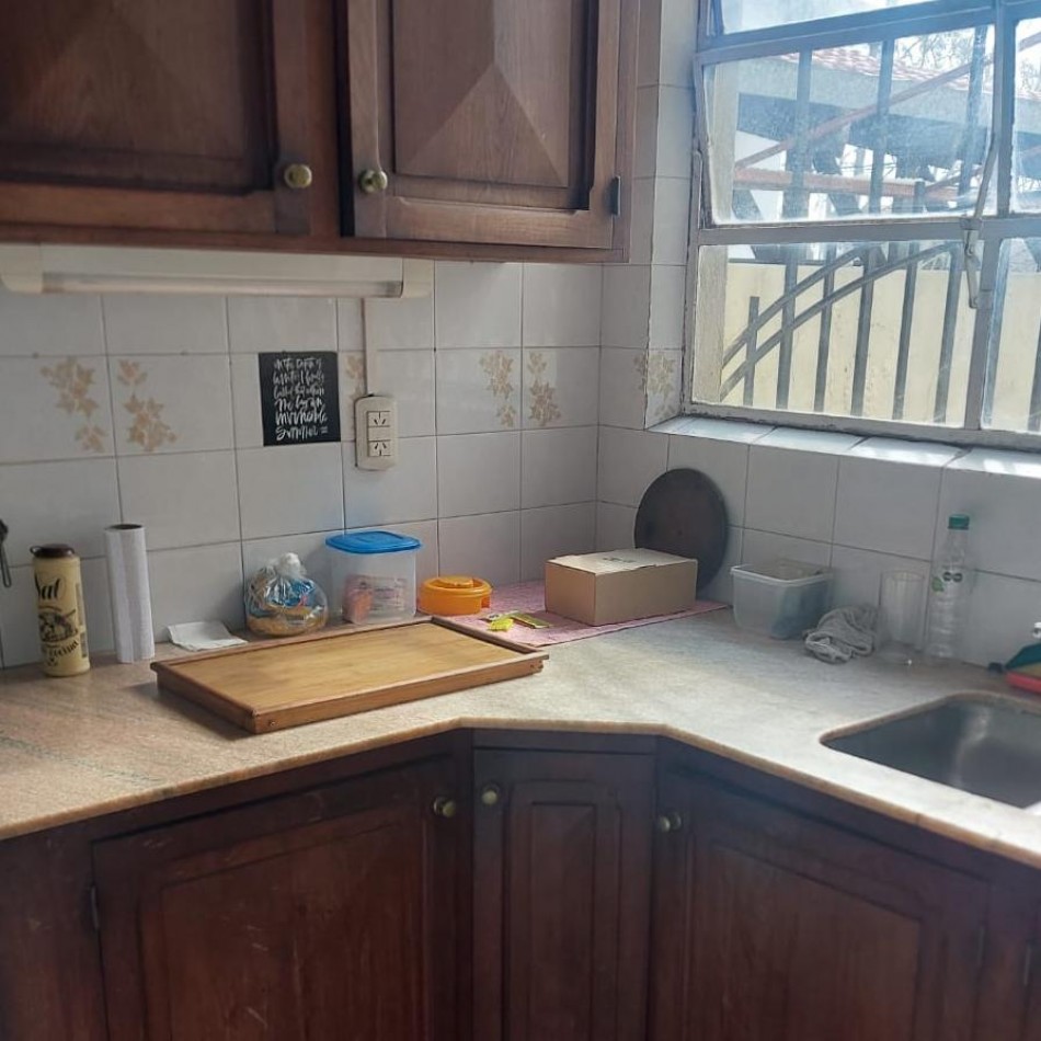 CASA EN VENTA FRENTE AL PARQUE GRAL. SAN MARTIN