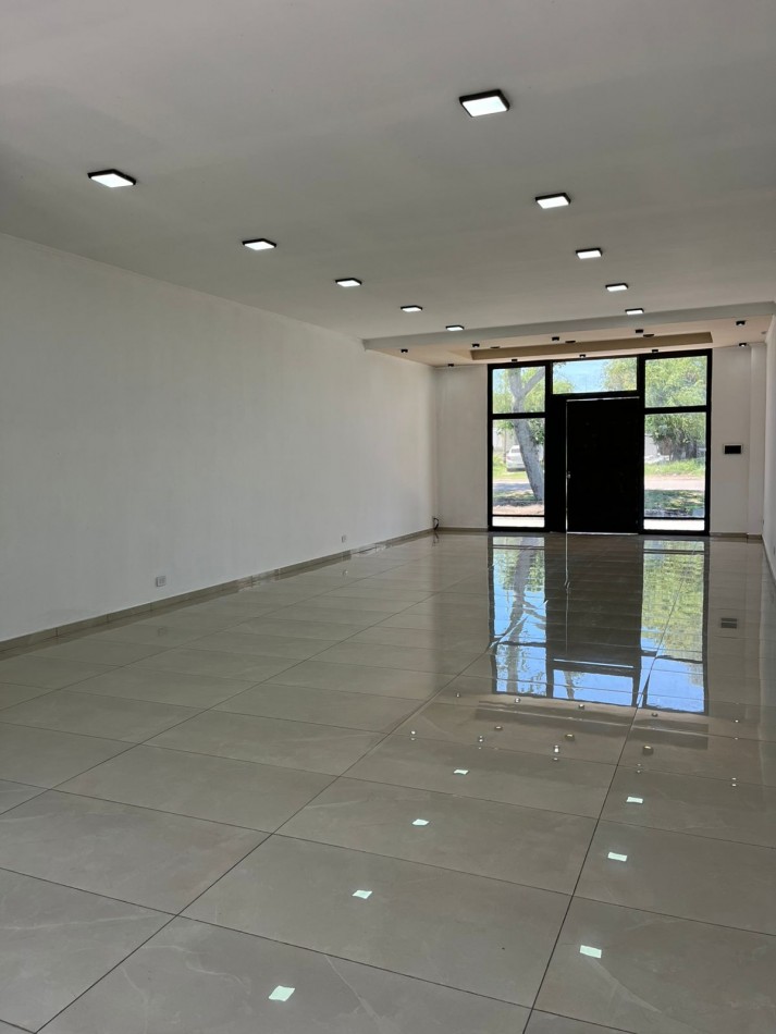 LOCALES A ESTRENAR SOBRE AVENIDA COMPAIRE