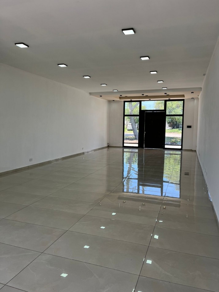 LOCALES A ESTRENAR SOBRE AVENIDA COMPAIRE