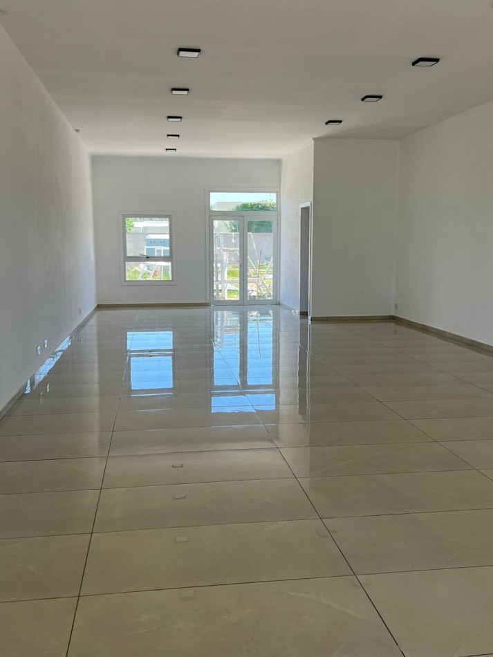 LOCALES A ESTRENAR SOBRE AVENIDA COMPAIRE