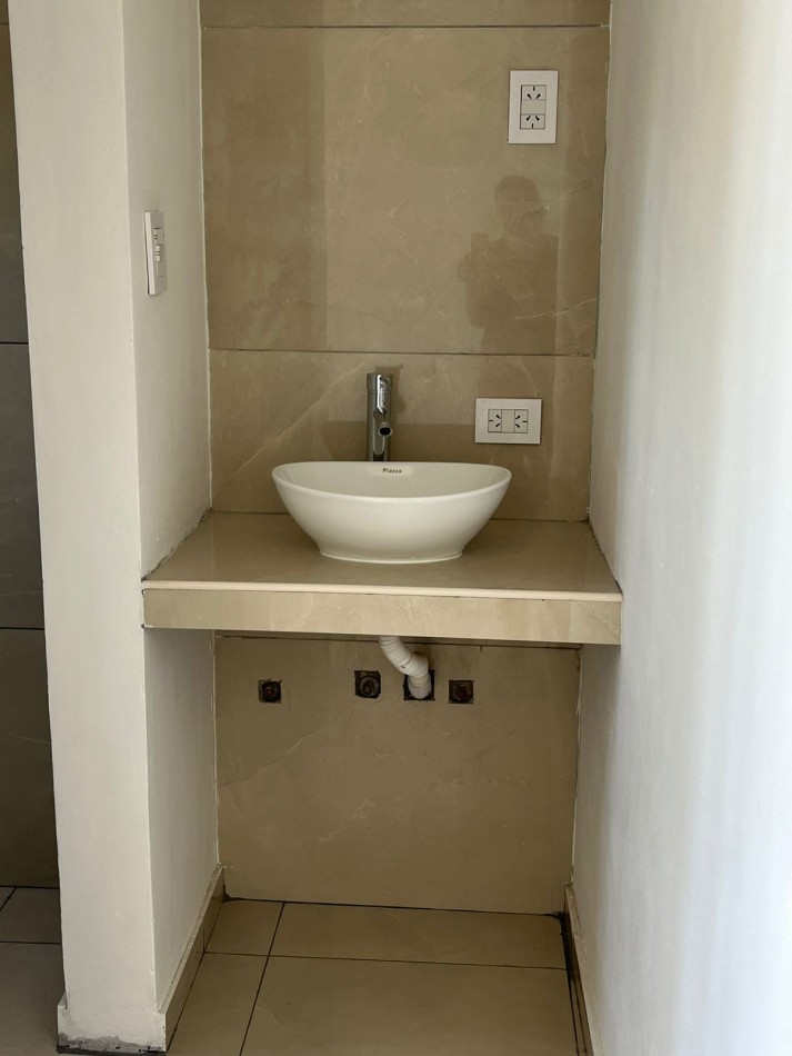 LOCALES A ESTRENAR SOBRE AVENIDA COMPAIRE