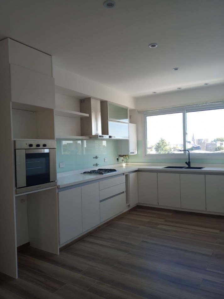 DEPARTAMENTO 3 AMBIENTES EN UNIQUE TOWER