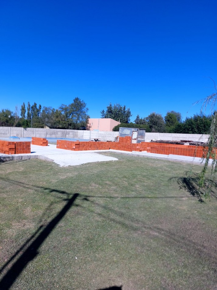 LOTE EN ESQUINA CON PROYECTO CASA QUINTA + PILETA