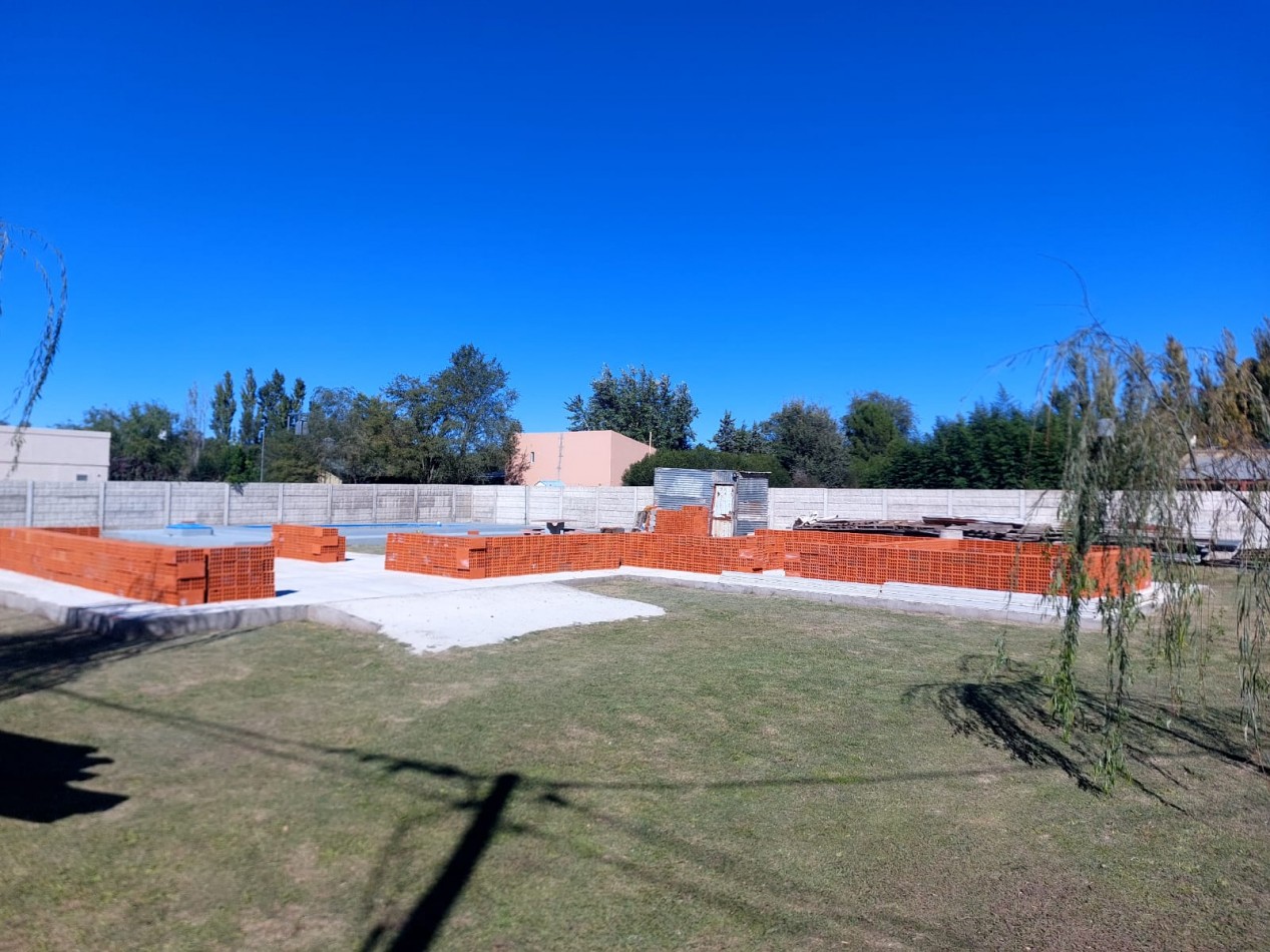 LOTE EN ESQUINA CON PROYECTO CASA QUINTA + PILETA