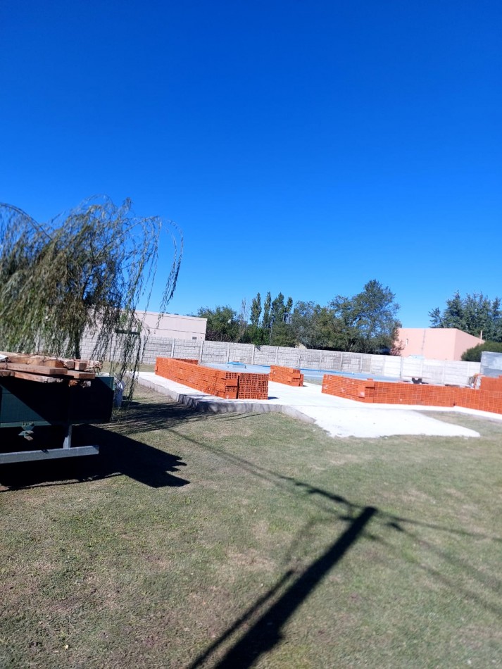 LOTE EN ESQUINA CON PROYECTO CASA QUINTA + PILETA