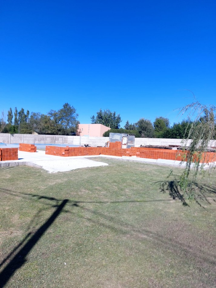 LOTE EN ESQUINA CON PROYECTO CASA QUINTA + PILETA