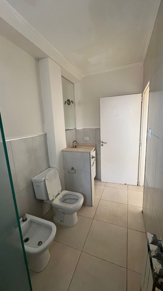 DEPARTAMENTO EN PLANTA ALTA POR ESCALERA