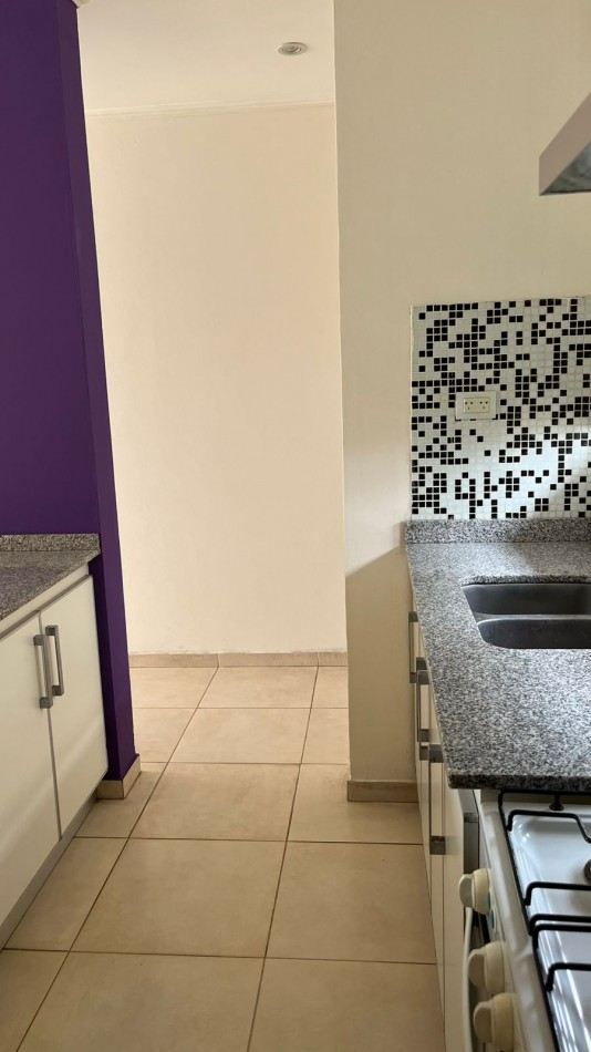 DEPARTAMENTO EN PLANTA ALTA POR ESCALERA