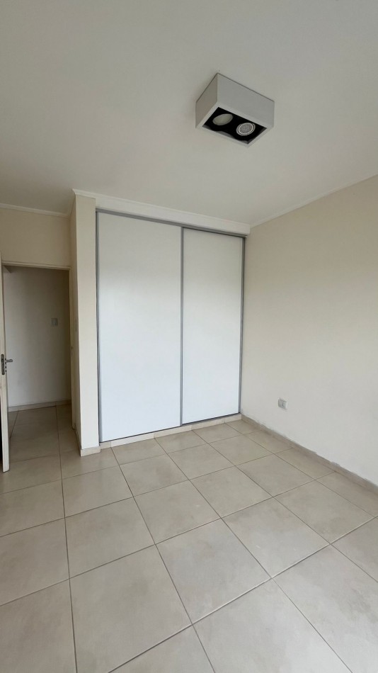 DEPARTAMENTO EN PLANTA ALTA POR ESCALERA