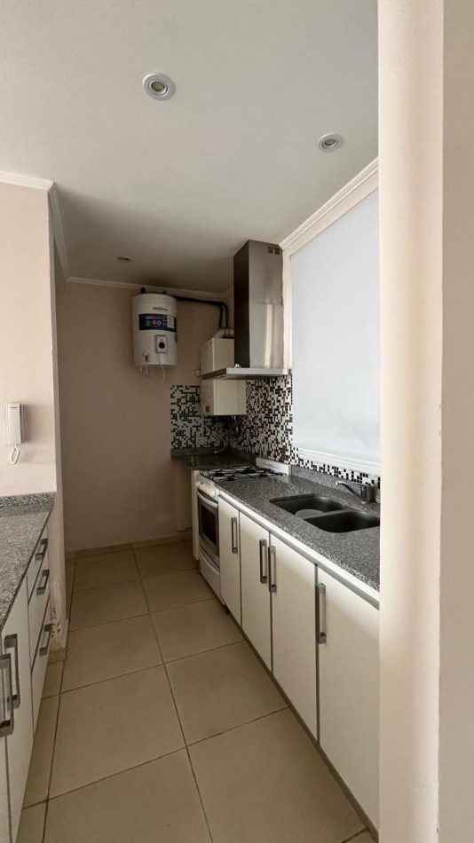 DEPARTAMENTO EN PLANTA BAJA CON PATIO EN ALQUILER 