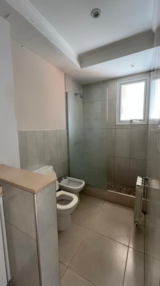 DEPARTAMENTO EN PLANTA BAJA CON PATIO EN ALQUILER 