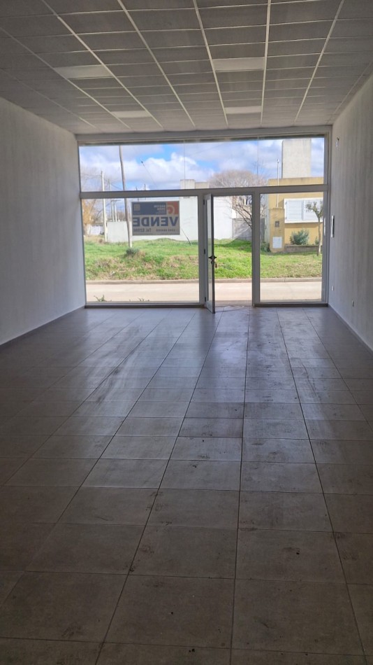 LOCAL COMERCIAL A ESTRENAR