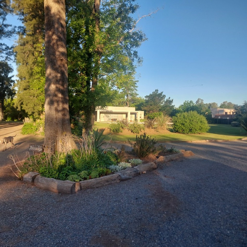 EXCEPCIONAL CASA QUINTA EN VENTA
