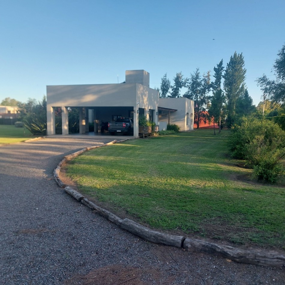 EXCEPCIONAL CASA QUINTA EN VENTA