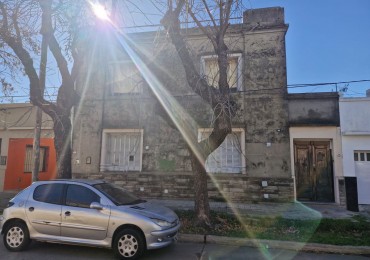 CASA A REFACCIONAR EN VENTA CON MUY BUENA UBICACION